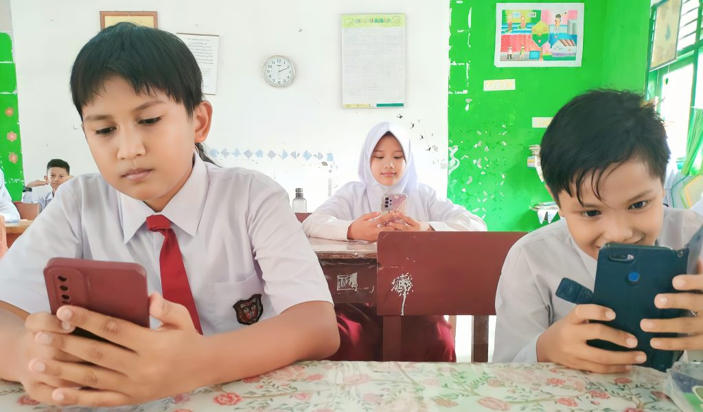 Pemanfaatan Aplikasi Edukasi dalam Meningkatkan Minat Belajar Anak Sekolah Dasar